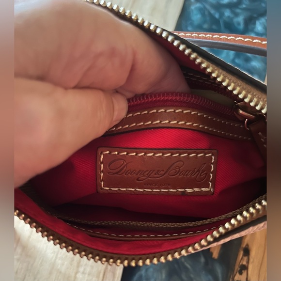 NWT Dooney & Bourke 1975 Izzy Pebble Leather Bag. Color Blush - Picture 5 of 8